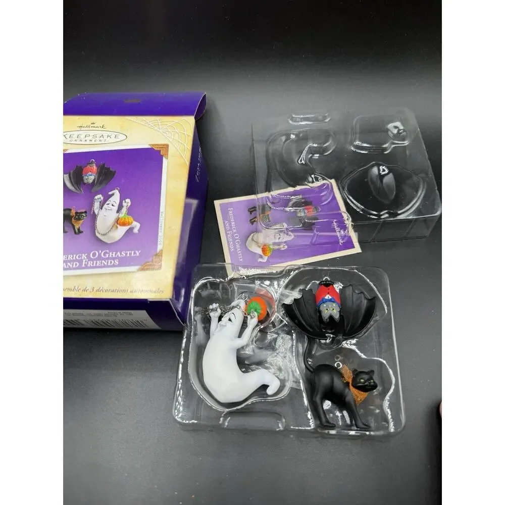 2004 Hallmark Frederick O'Ghastly And Friends Ornament - Ravenwood Lane New 44D